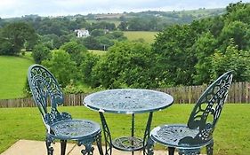 Meadowside Apartment